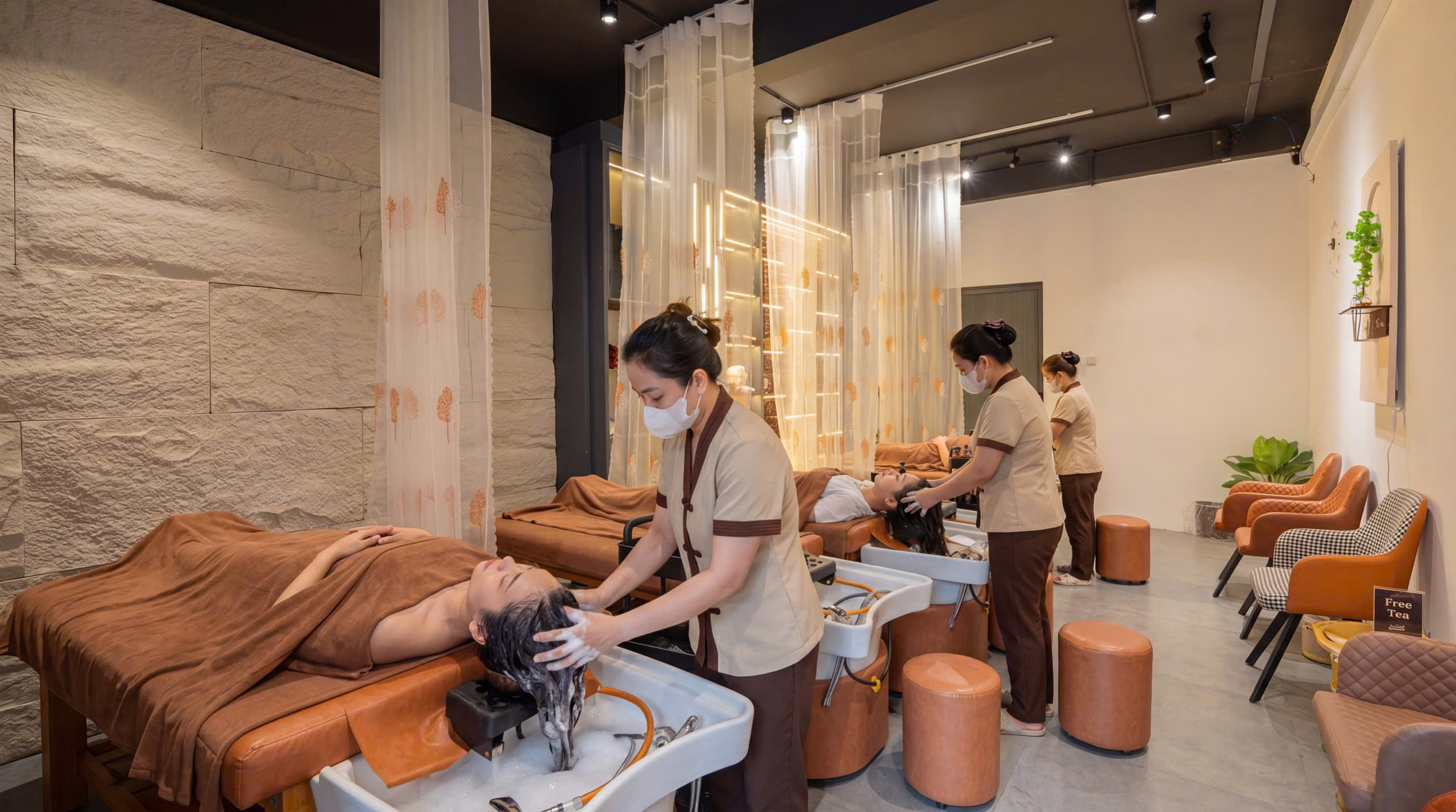 Nhân viên 2
